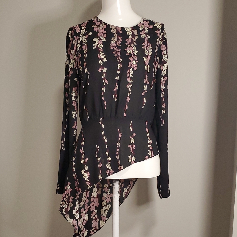 BCBGMaxAzria Black Floral Asymmetric Hem Blouse